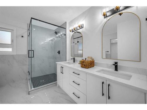 9828 19 Street Sw, Calgary, AB - Indoor Photo Showing Bathroom