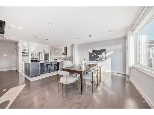 22 Timberline Place Sw, Calgary, AB - Indoor Photo Showing Dining Room