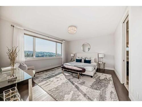 22 Timberline Place Sw, Calgary, AB - Indoor Photo Showing Bedroom