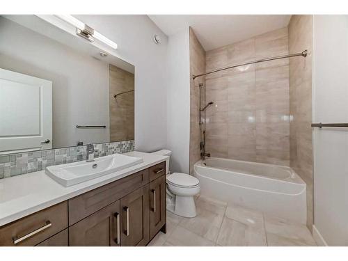 22 Timberline Place Sw, Calgary, AB - Indoor Photo Showing Bathroom