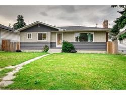 916 17A Street NE Calgary, AB T2E 4V3