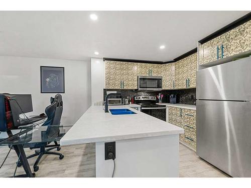 8 Seton Terrace Se, Calgary, AB - Indoor Photo Showing Kitchen