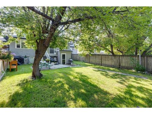 2213, 2215 23 Street Sw, Calgary, AB - Outdoor With Backyard