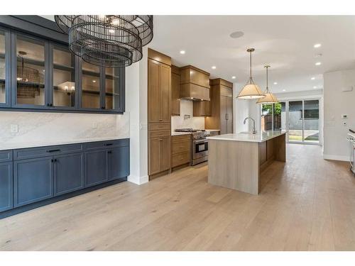 2220 22 Avenue Sw, Calgary, AB - Indoor Photo Showing Kitchen With Upgraded Kitchen