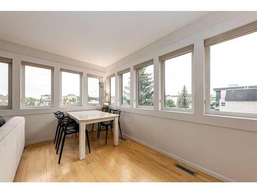 1708 26 Avenue Sw, Calgary, AB - Indoor Photo Showing Dining Room