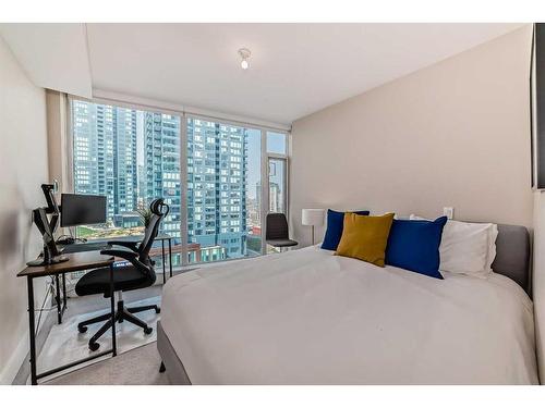 1002-510 6 Avenue Se, Calgary, AB - Indoor Photo Showing Bedroom