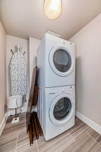 1002-510 6 Avenue Se, Calgary, AB - Indoor Photo Showing Laundry Room