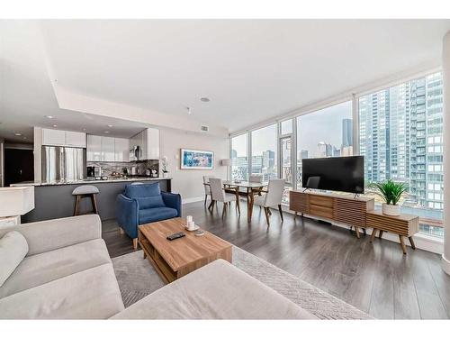 1002-510 6 Avenue Se, Calgary, AB - Indoor Photo Showing Living Room