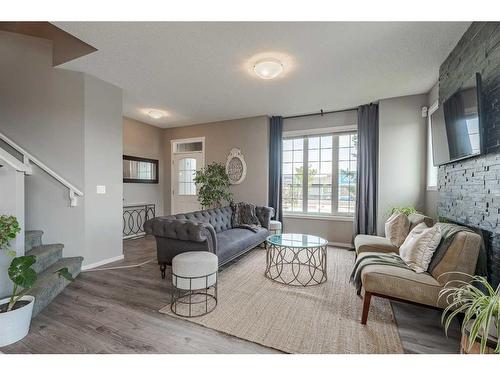 193 Mahogany Drive Se, Calgary, AB - Indoor Photo Showing Living Room