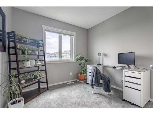 193 Mahogany Drive Se, Calgary, AB - Indoor Photo Showing Office