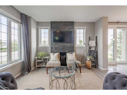 193 Mahogany Drive Se, Calgary, AB - Indoor Photo Showing Living Room