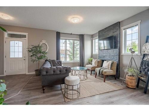 193 Mahogany Drive Se, Calgary, AB - Indoor Photo Showing Living Room