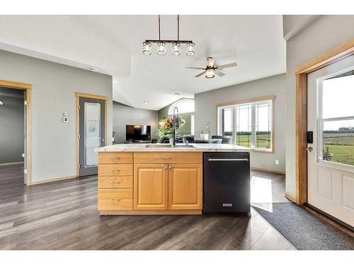 280149 Range Road 262, Rural Rocky View County, AB - Indoor Photo Showing Kitchen