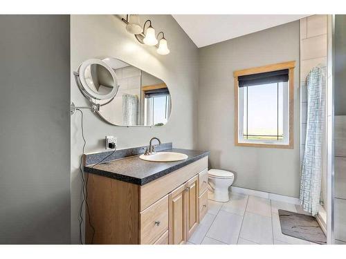 280149 Range Road 262, Rural Rocky View County, AB - Indoor Photo Showing Bathroom