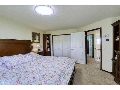 132 Douglas Woods Drive Se, Calgary, AB - Indoor Photo Showing Bedroom