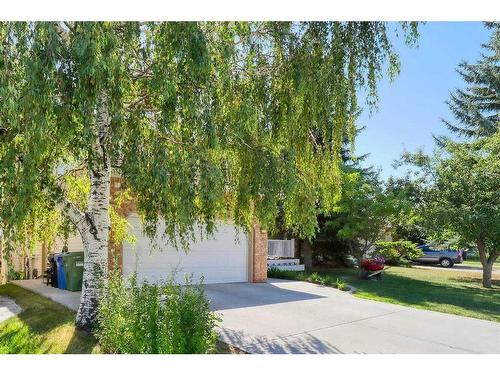 132 Douglas Woods Drive Se, Calgary, AB - Outdoor