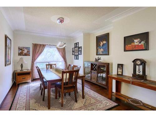 132 Douglas Woods Drive Se, Calgary, AB - Indoor Photo Showing Dining Room