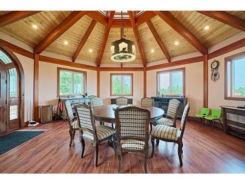 1661 St Andrews Place Nw, Calgary, AB - Indoor Photo Showing Dining Room