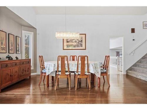 9 Strathdale Close Sw, Calgary, AB - Indoor Photo Showing Dining Room