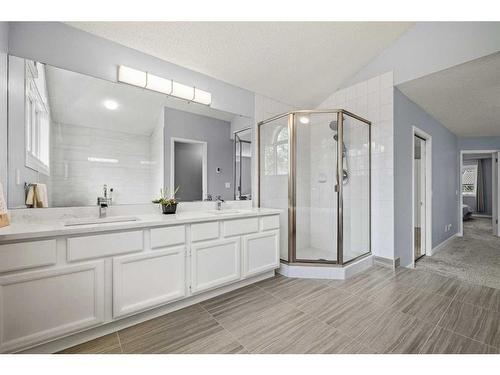 9 Strathdale Close Sw, Calgary, AB - Indoor Photo Showing Bathroom