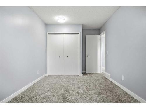 9 Strathdale Close Sw, Calgary, AB - Indoor Photo Showing Other Room