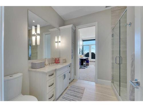 503-201 Quarry Way Se, Calgary, AB - Indoor Photo Showing Bathroom