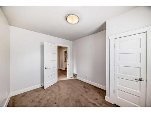 1612 Bowness Road Nw, Calgary, AB - Indoor Photo Showing Other Room