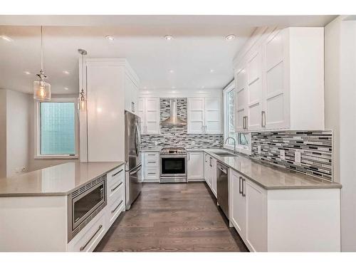 1612 Bowness Road Nw, Calgary, AB - Indoor Photo Showing Kitchen With Upgraded Kitchen