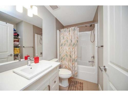 509-355 Nolancrest Heights Nw, Calgary, AB - Indoor Photo Showing Bathroom