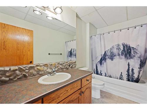 231192 Forestry Way, Rural Rocky View County, AB - Indoor Photo Showing Bathroom