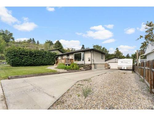 3411 Bowcliffe Crescent Nw, Calgary, AB - Outdoor