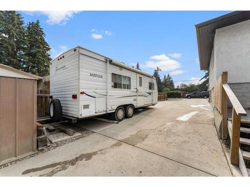 3411 Bowcliffe Crescent Nw, Calgary, AB - Outdoor With Exterior