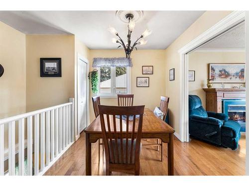 3411 Bowcliffe Crescent Nw, Calgary, AB - Indoor Photo Showing Dining Room