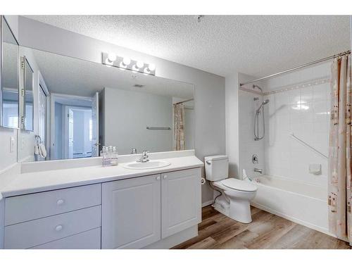 .-2307 Sienna Park Green Sw, Calgary, AB - Indoor Photo Showing Bathroom