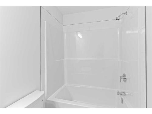 14-2117 81 Street Sw, Calgary, AB - Indoor Photo Showing Bathroom