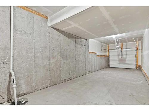 14-2117 81 Street Sw, Calgary, AB - Indoor Photo Showing Garage