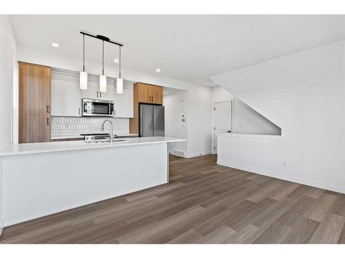 14-2117 81 Street Sw, Calgary, AB - Indoor Photo Showing Kitchen With Upgraded Kitchen