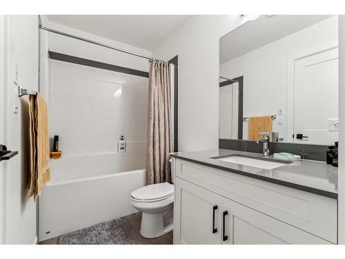 5204-200 Seton Circle Se, Calgary, AB - Indoor Photo Showing Bathroom