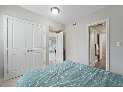 1607-910 5 Avenue Sw, Calgary, AB - Indoor Photo Showing Bedroom