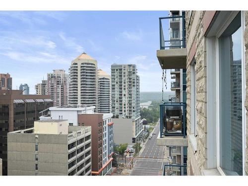 1607-910 5 Avenue Sw, Calgary, AB - Outdoor