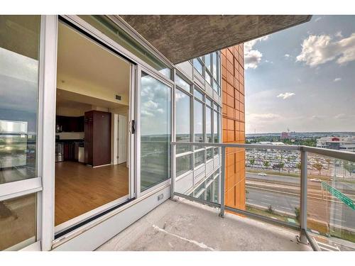 808-3830 Brentwood Road Nw, Calgary, AB - Outdoor With Balcony With Exterior