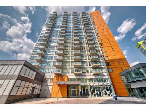 808-3830 Brentwood Road Nw, Calgary, AB - Outdoor With Balcony With Facade