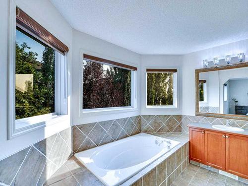 256 Cove Drive, Chestermere, AB - Indoor Photo Showing Bathroom