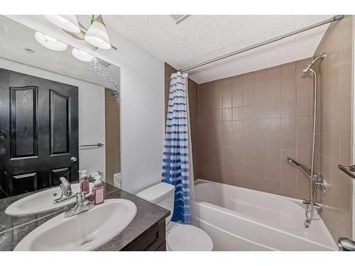 2111-403 Mackenzie Way Sw, Airdrie, AB - Indoor Photo Showing Bathroom