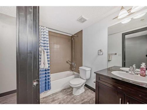 2111-403 Mackenzie Way Sw, Airdrie, AB - Indoor Photo Showing Bathroom