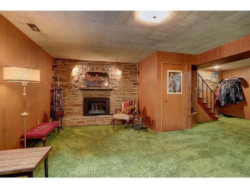 47 Cromwell Avenue Nw, Calgary, AB - Indoor With Fireplace