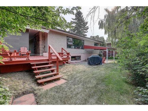 47 Cromwell Avenue Nw, Calgary, AB - Outdoor