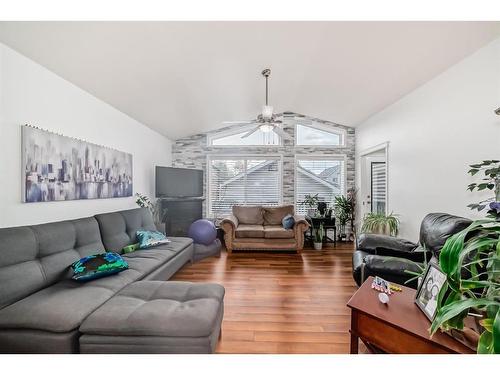 70 Prestwick Crescent Se, Calgary, AB - Indoor Photo Showing Living Room