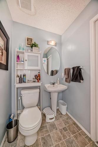 70 Prestwick Crescent Se, Calgary, AB - Indoor Photo Showing Bathroom