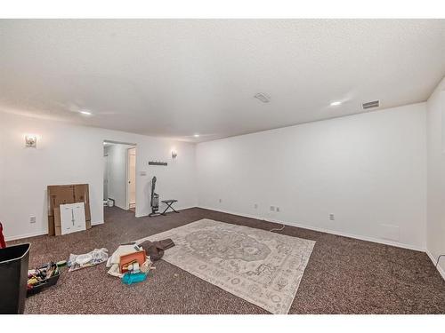 70 Prestwick Crescent Se, Calgary, AB - Indoor Photo Showing Other Room